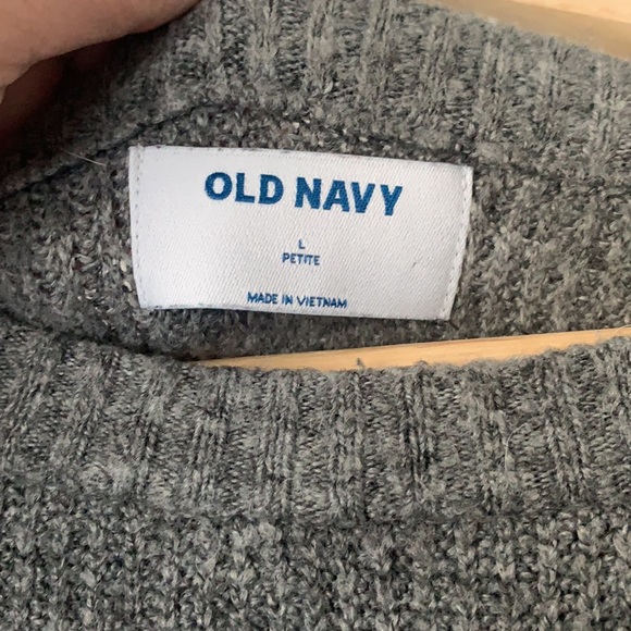 Super soft gray sweater - Picture 2 of 2